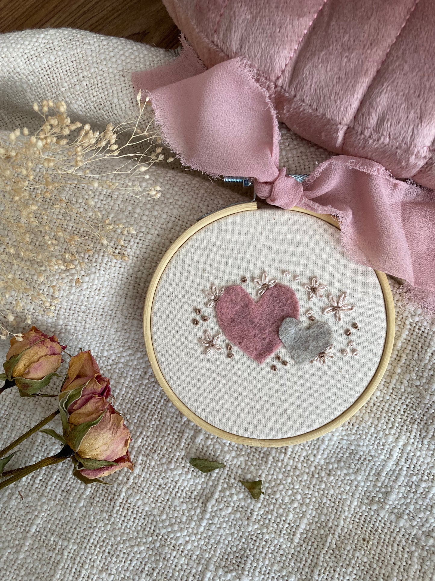 Coeurs grand rose et petit beige