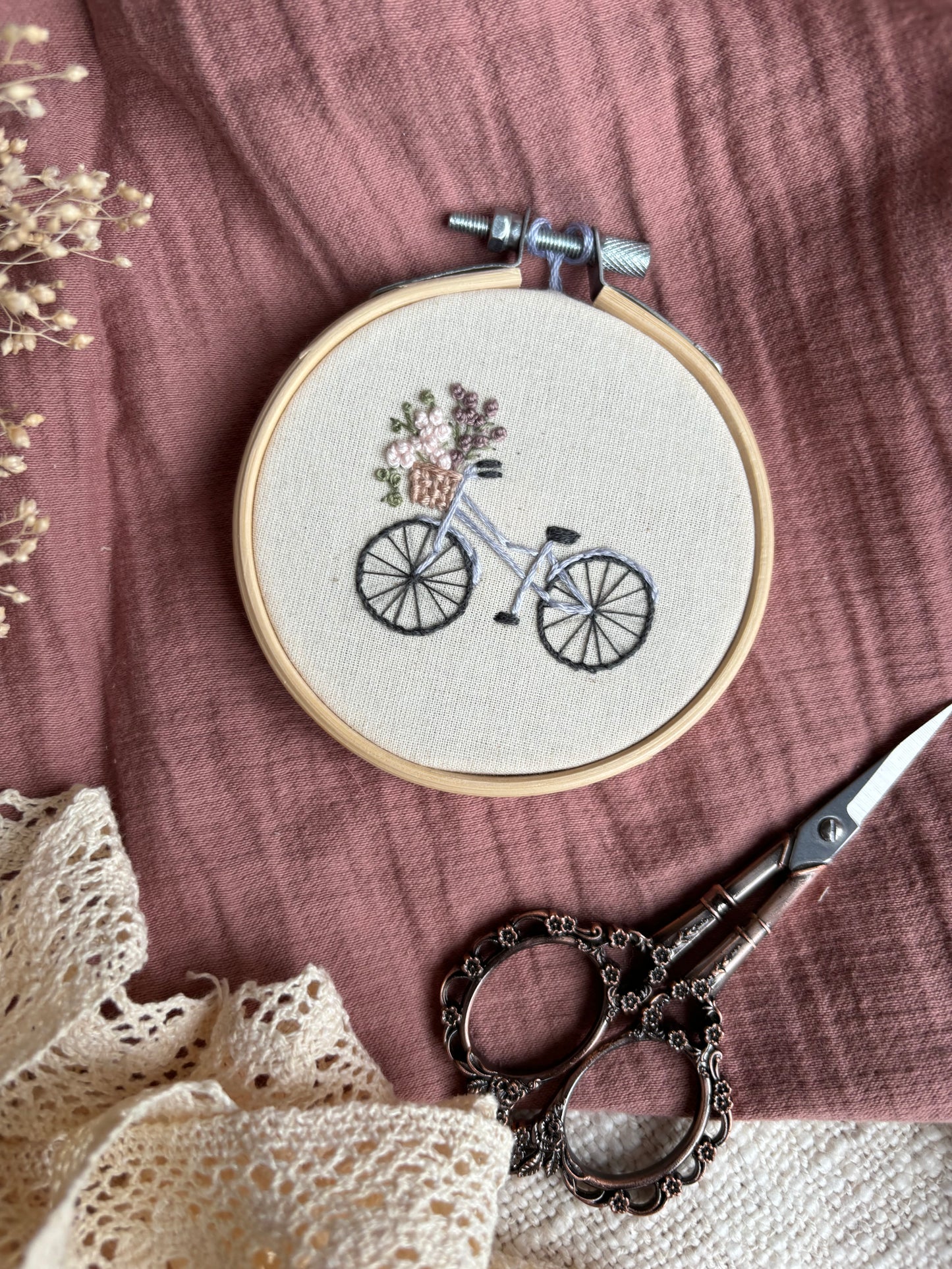 Broderie vélo et fleurs