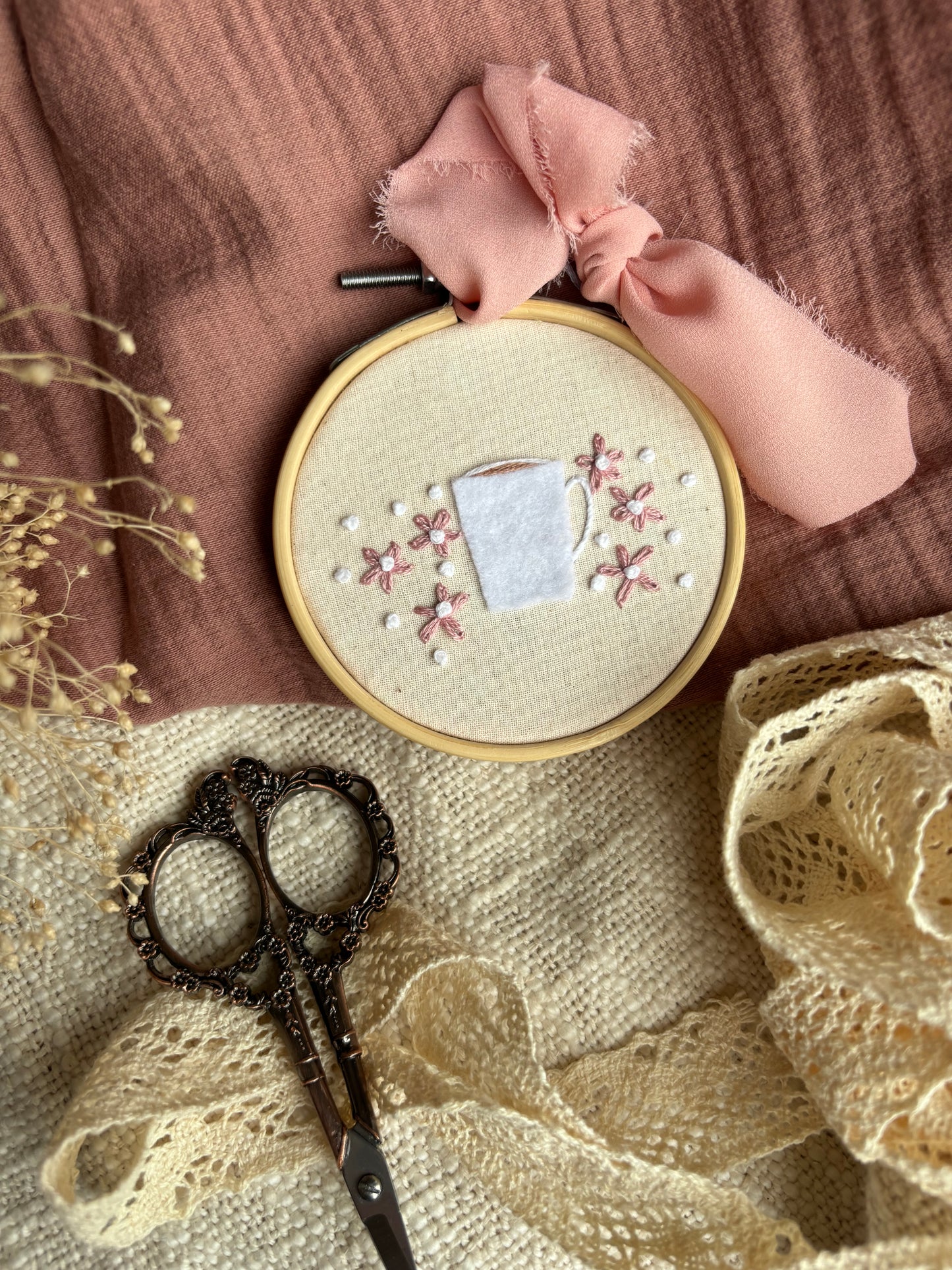 Broderie feutrine tasse café latté