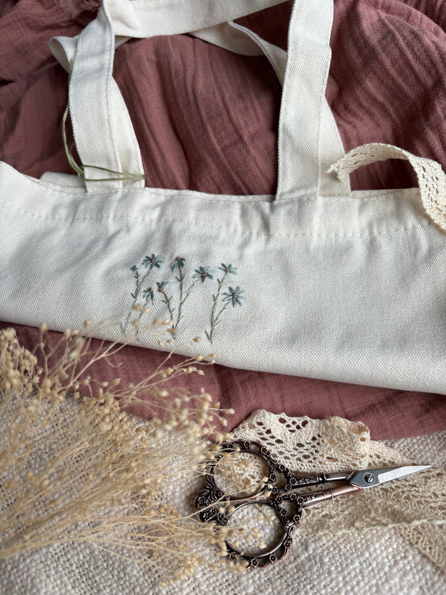 Sac fourre-tout brodé de fleurs