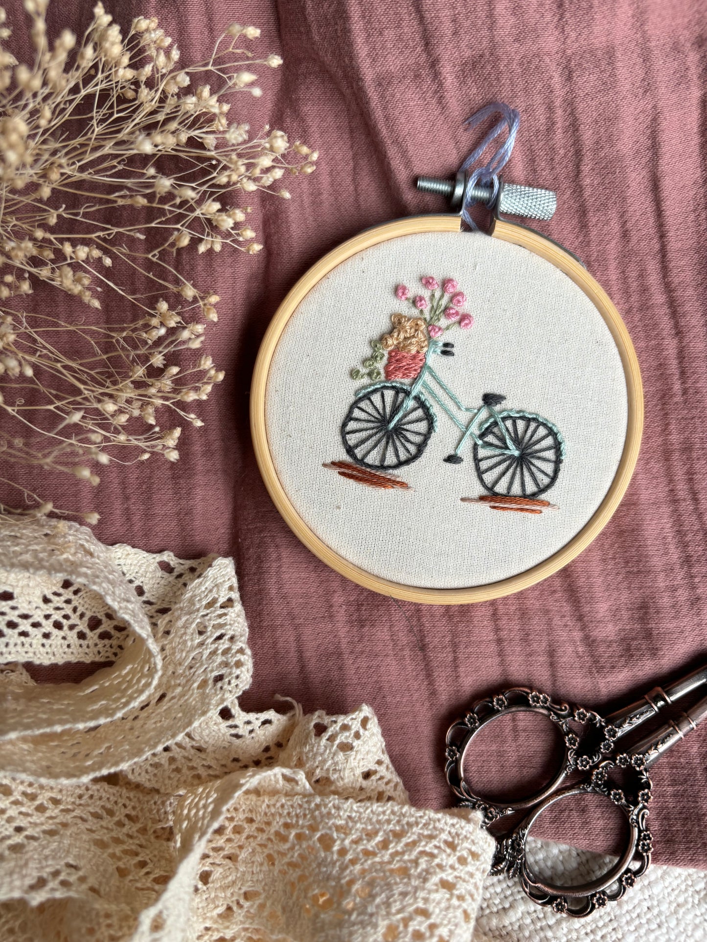 Broderie vélo et fleurs
