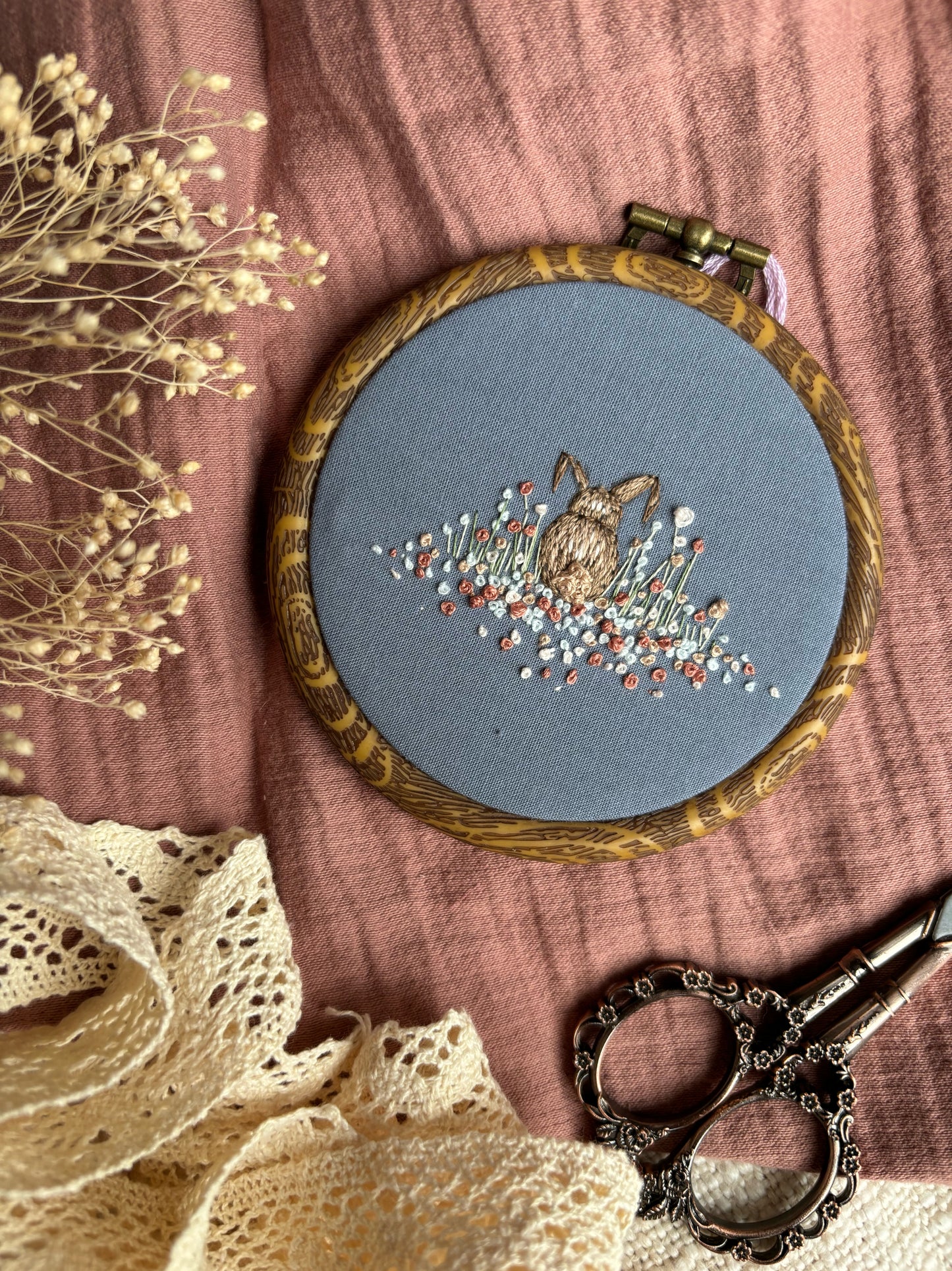 Broderie lapin vintage