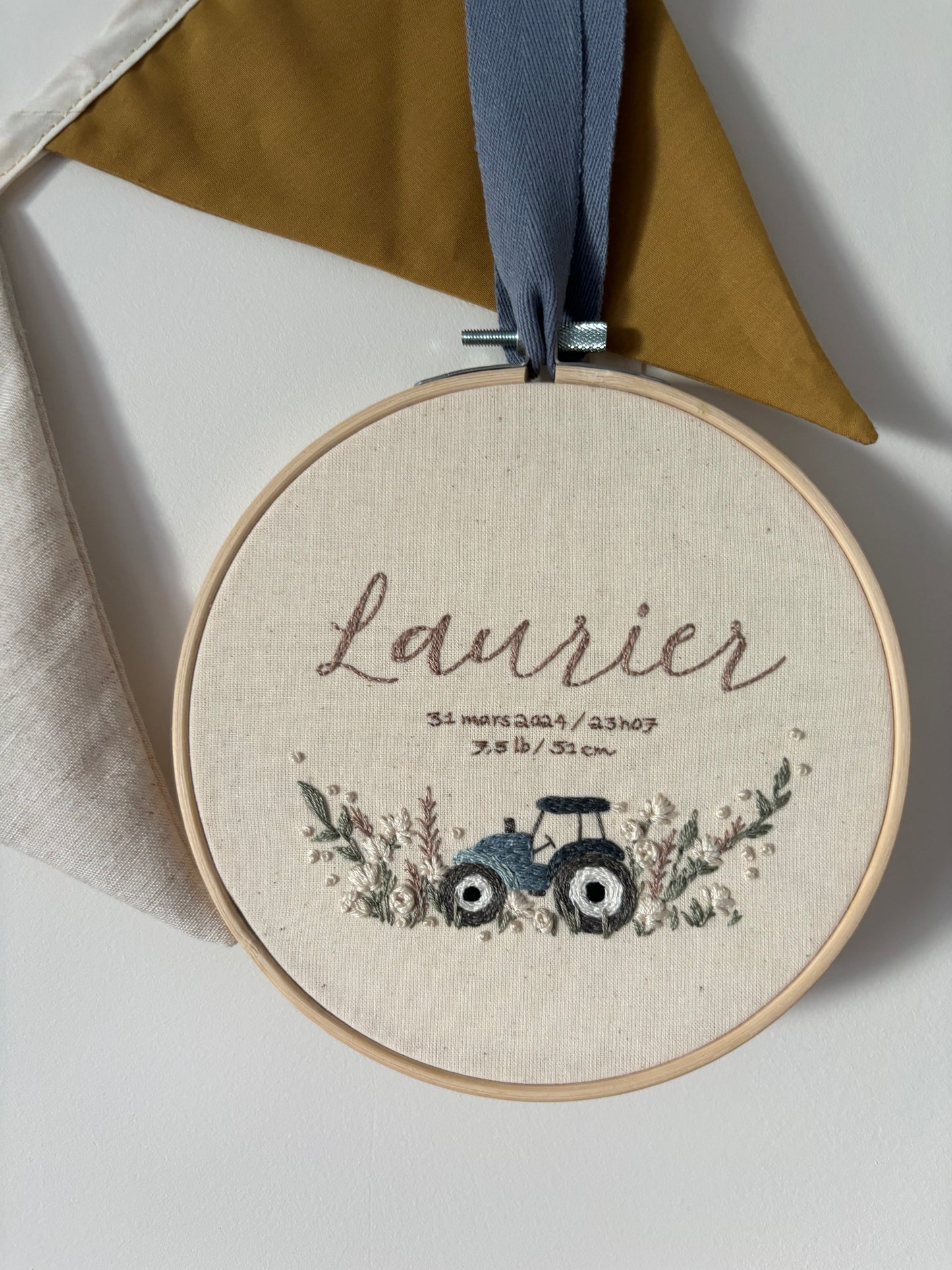 Laurier - broderie pour enfant tracteur