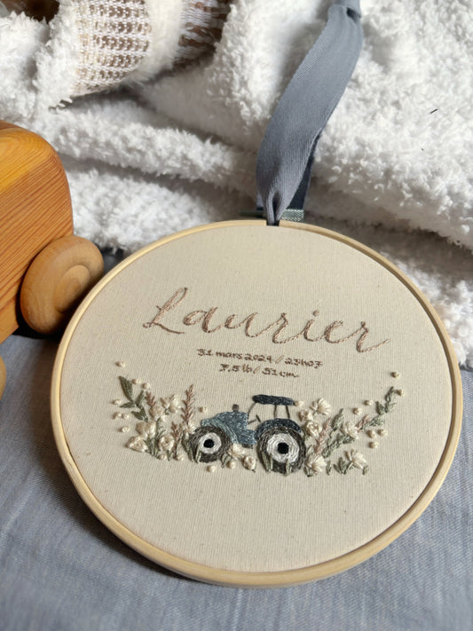 Laurier - broderie pour enfant tracteur