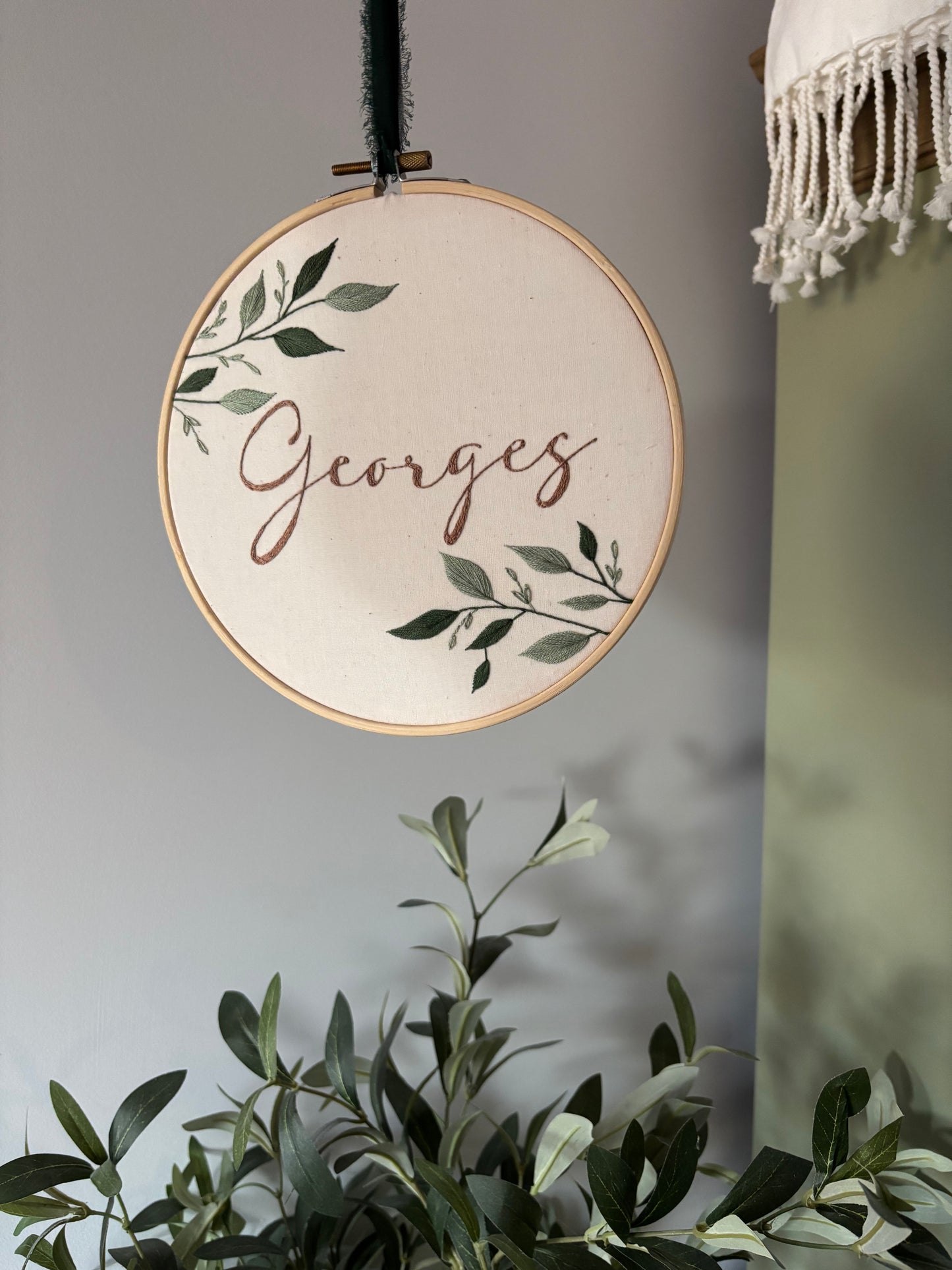 James - broderie pour enfant feuillage simple